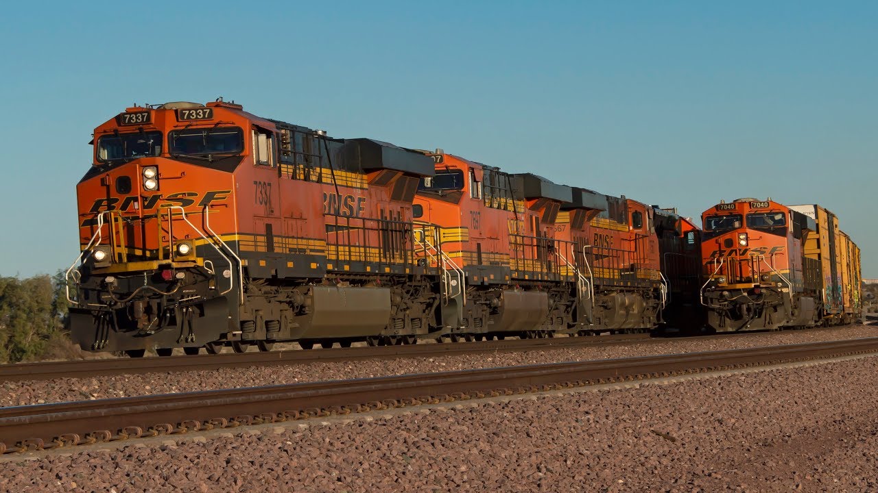 Desert Railfanning: High Speed Freight Trains on the BNSF Needles Sub