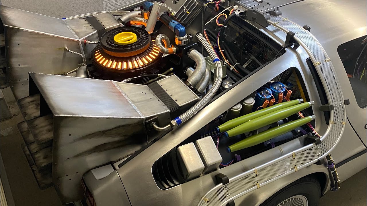 アオシマ　タイムマシン1/24 プラモデル　キットの楽しみ方参考資料の解説　その1 デロリアン
