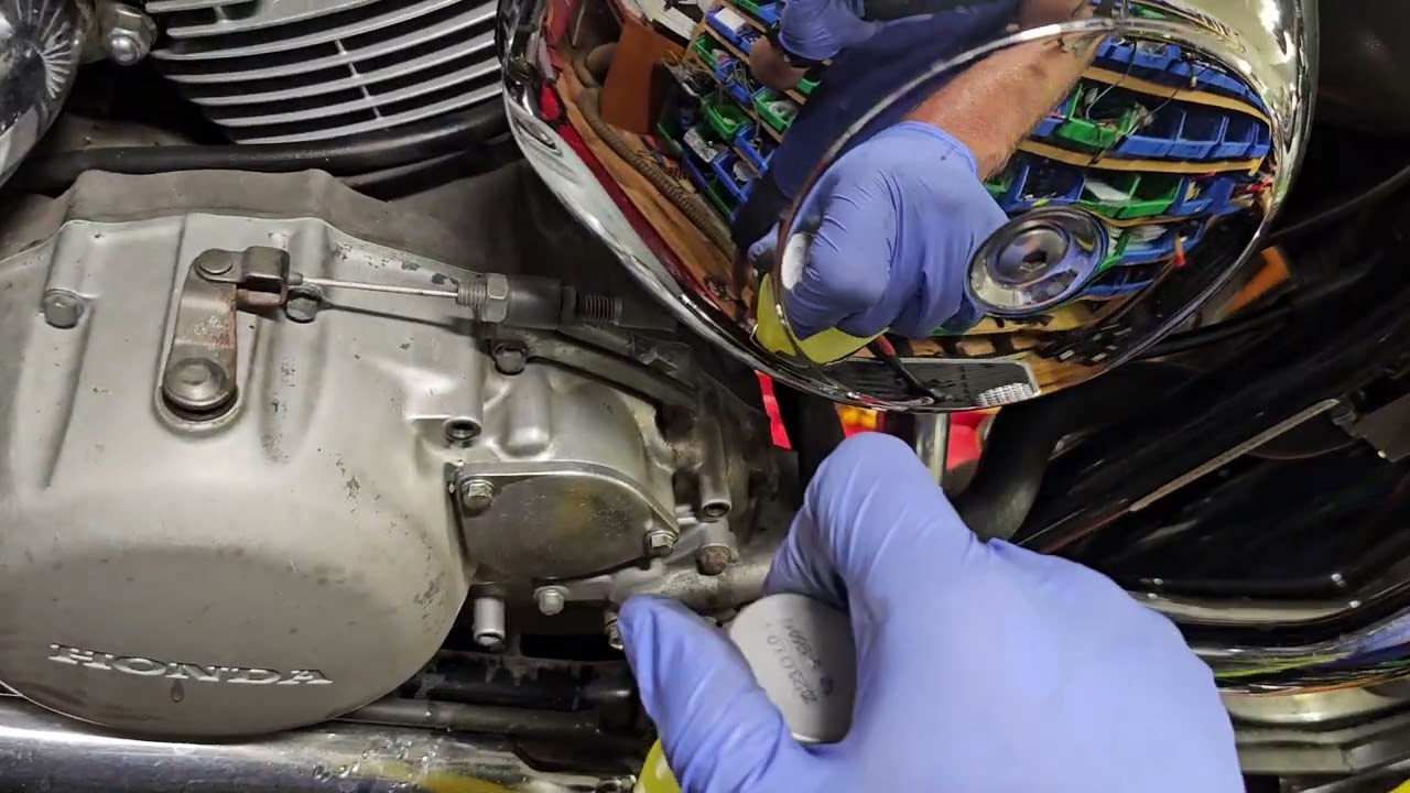 Wymiana płynu chłodzącego krok po kroku. Honda Shadow 125