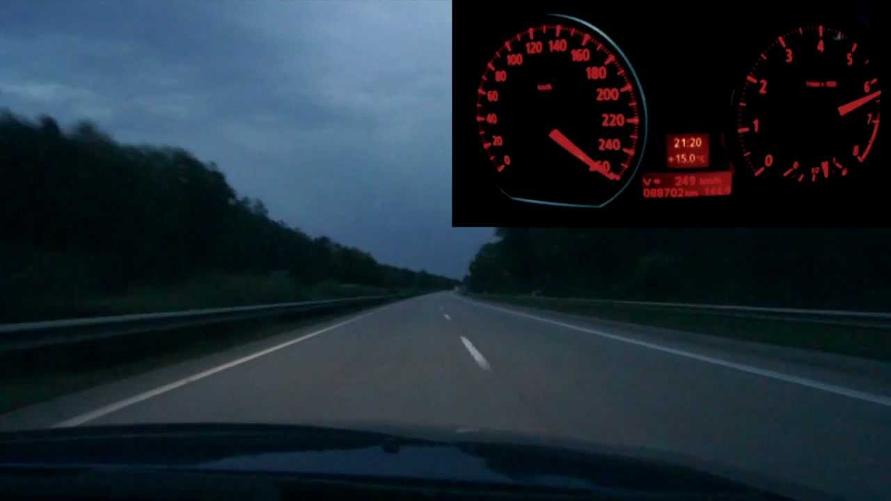BMW 130i - Autobahn am Abend