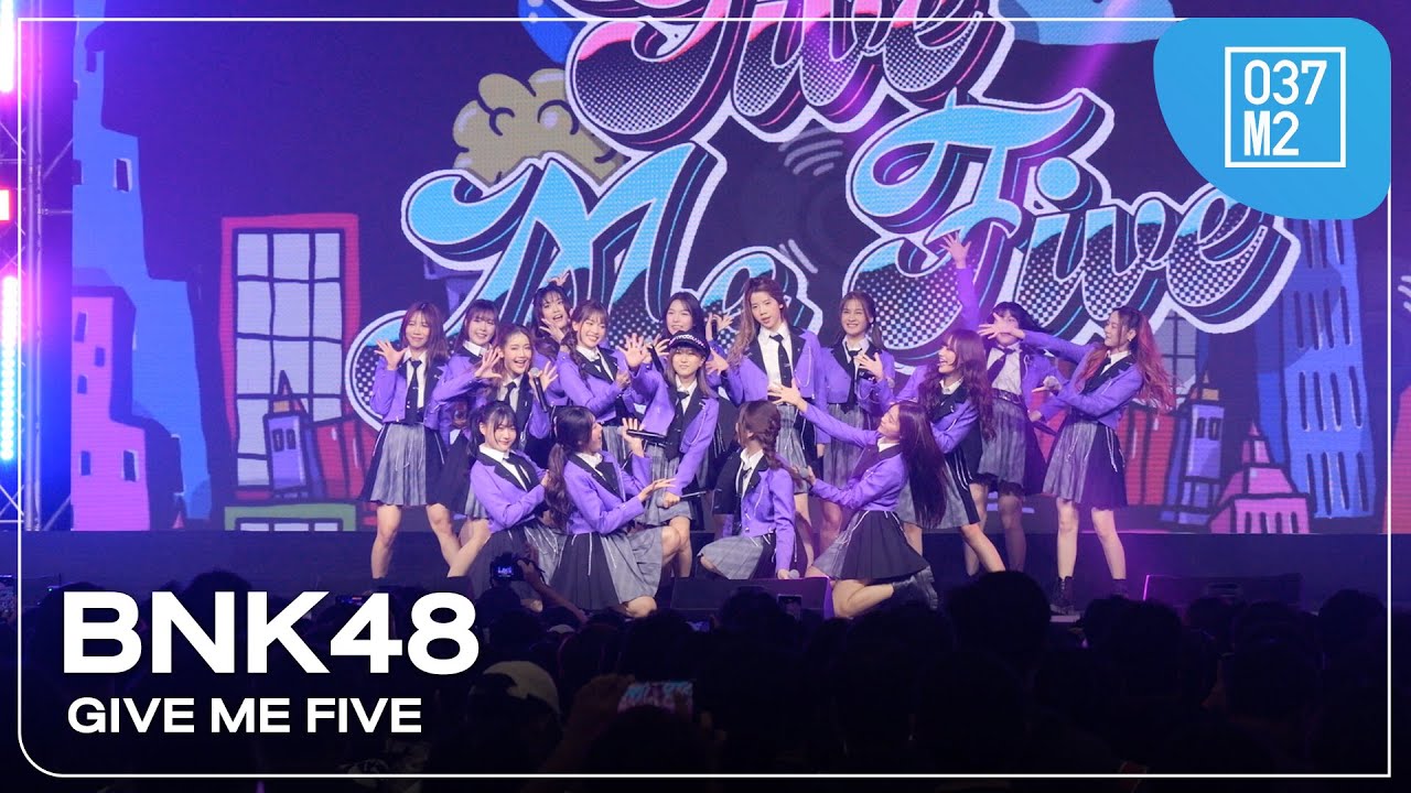 BNK48 - Give Me Five @ BNK48 & CGM48 Fan Festival 2023, Union Mall. [Overall Stage 4K 60p] 231203