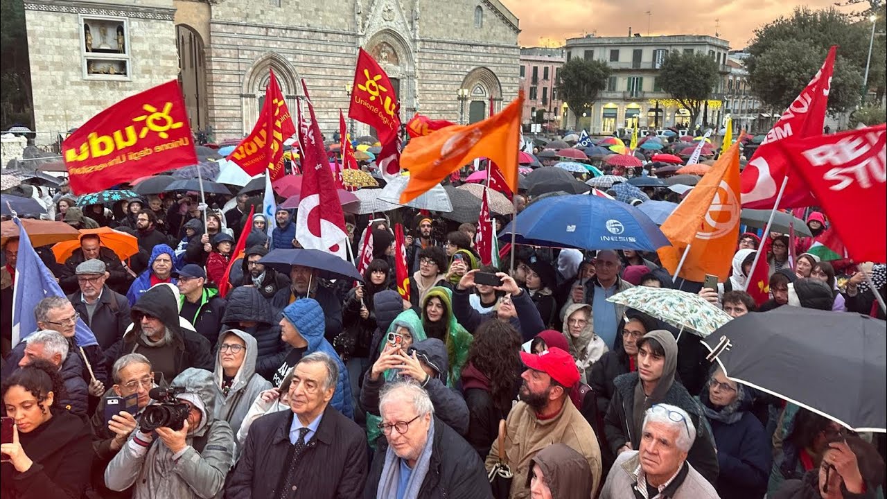 Corteo no ponte. 