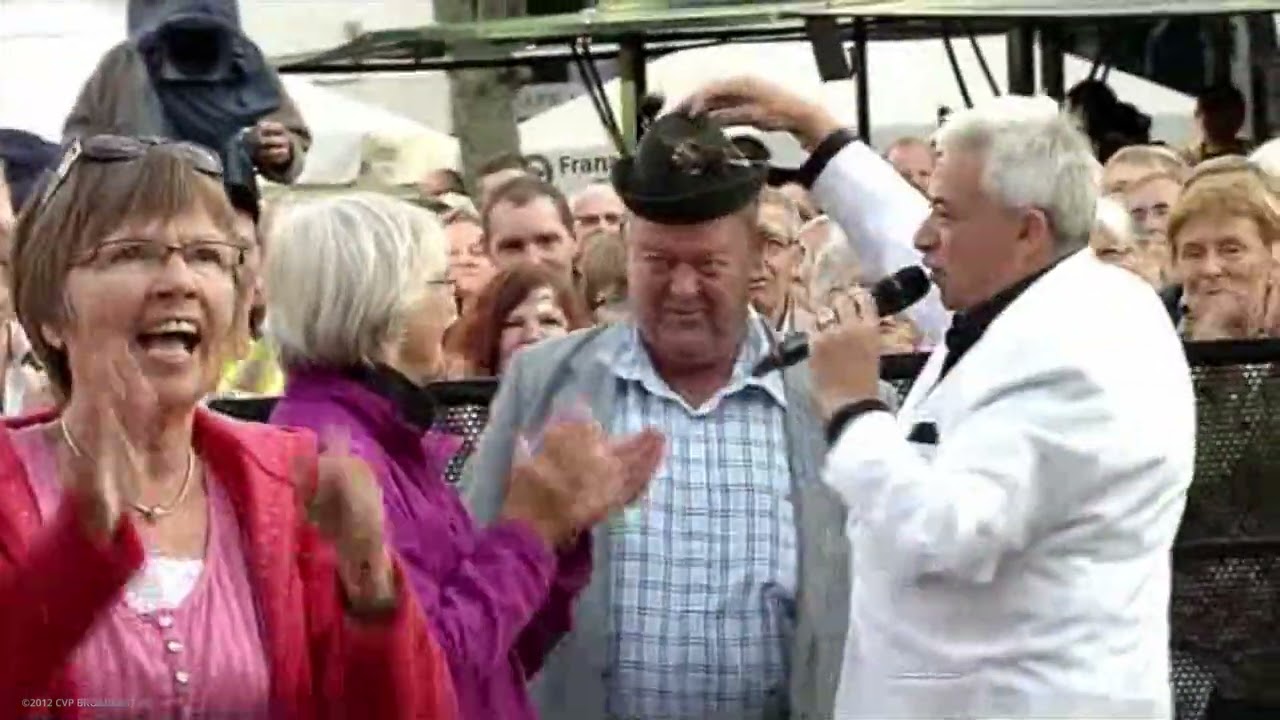 F&aelig;llessang P&aring; Charlie 2012 Nyk&oslash;bing F  Johnny Reimar DU BURDE K&Oslash;BE DIG EN TYROLERHAT