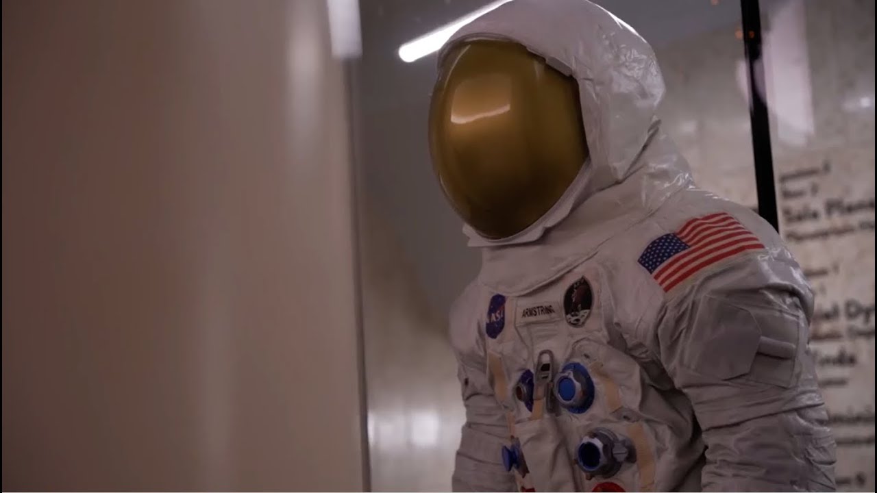 METROPULS | W ŚLĄSKIM PLANETARIUM MOŻNA PODZIWIAĆ SKAFANDER  NEILA AMSTRONGA