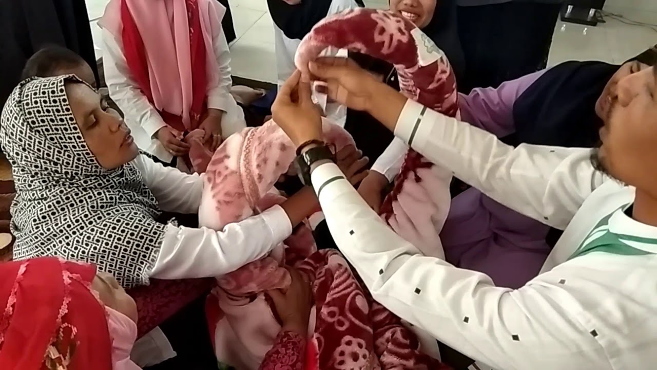 Belajar melipat selimut anak daro ( 2 angsa) # sekolah adat ganery bangkik #adat #tradisi #minang