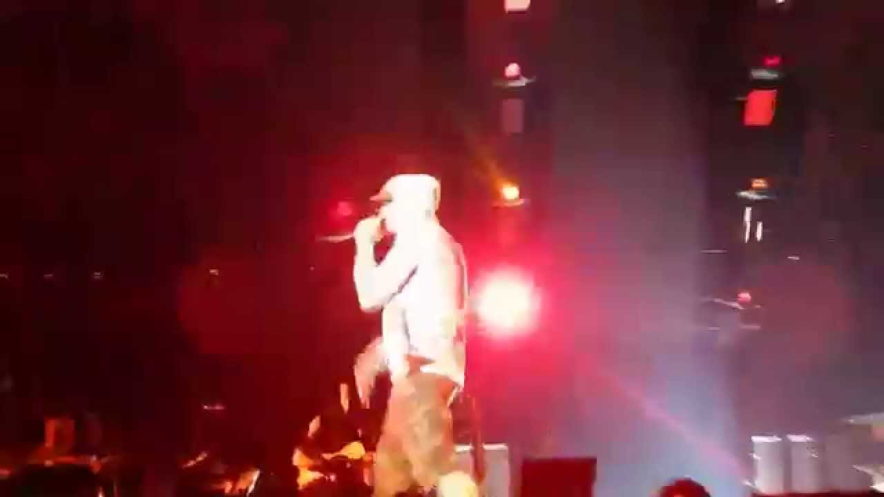 Eminem, Rihanna - Love the way you lie (The Monster Tour)