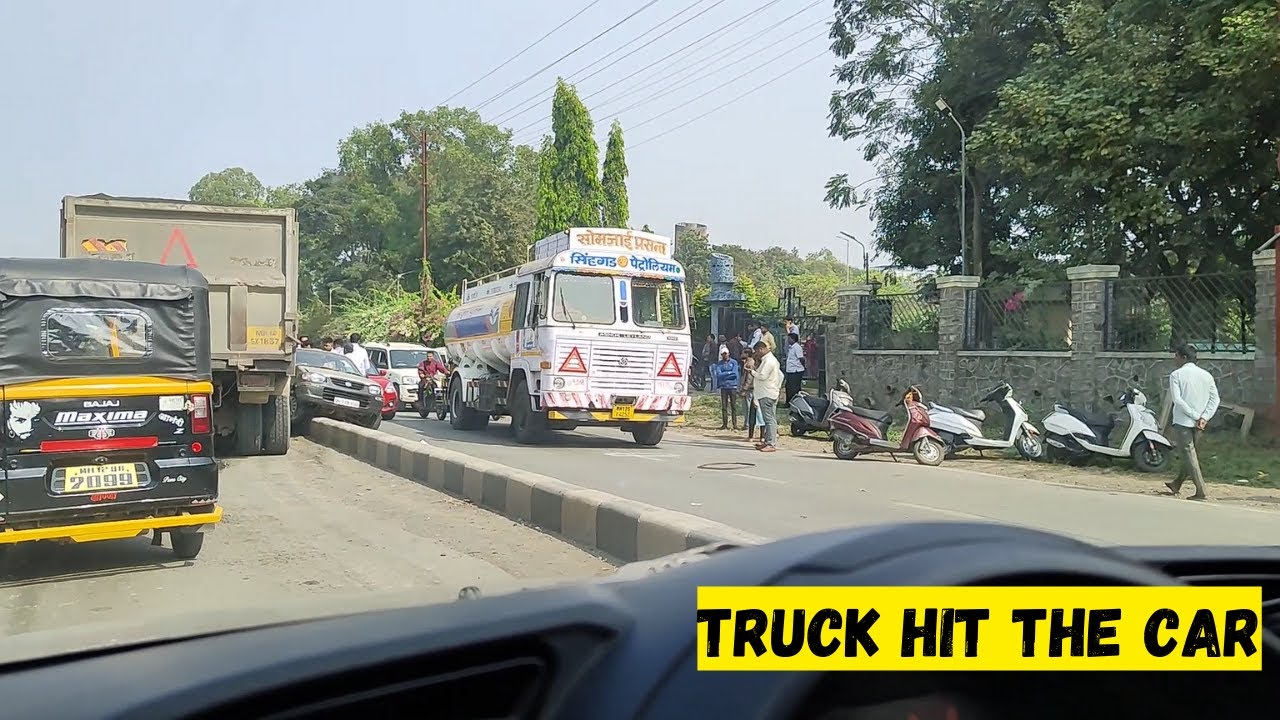 Horrible accident on Pune highway🚗🚨