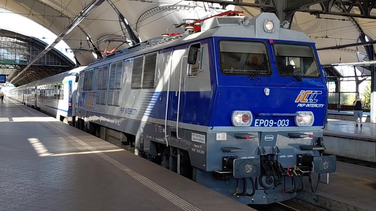 Odjazd EP09-003 z IC FAŁAT z stacji Wrocław Główny 
