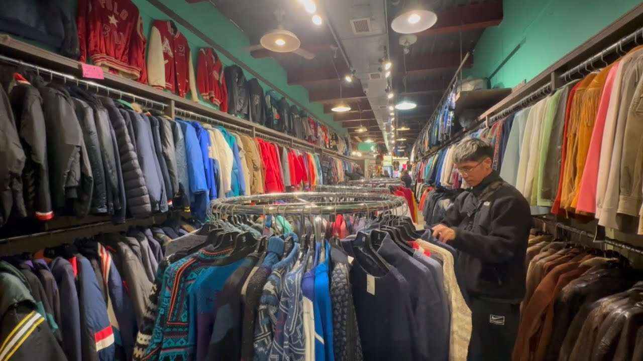 thrifting in Toronto (Kensington Market)