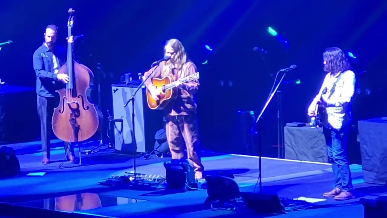 Billy Strings - Wait a Minute                       November 8, 2025