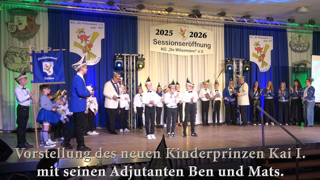 Sessionseröffnung 2025-2026 Tüddern, vorstellen des Kinderprinzen Kai I. mit Adjutanten Ben und Mats