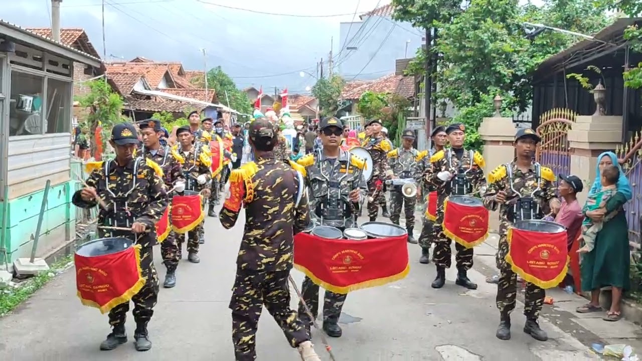 Tampilan dalam memperingati Akhirusanah diniyah didesa Kupu... Cmb LINTANGSONGO 