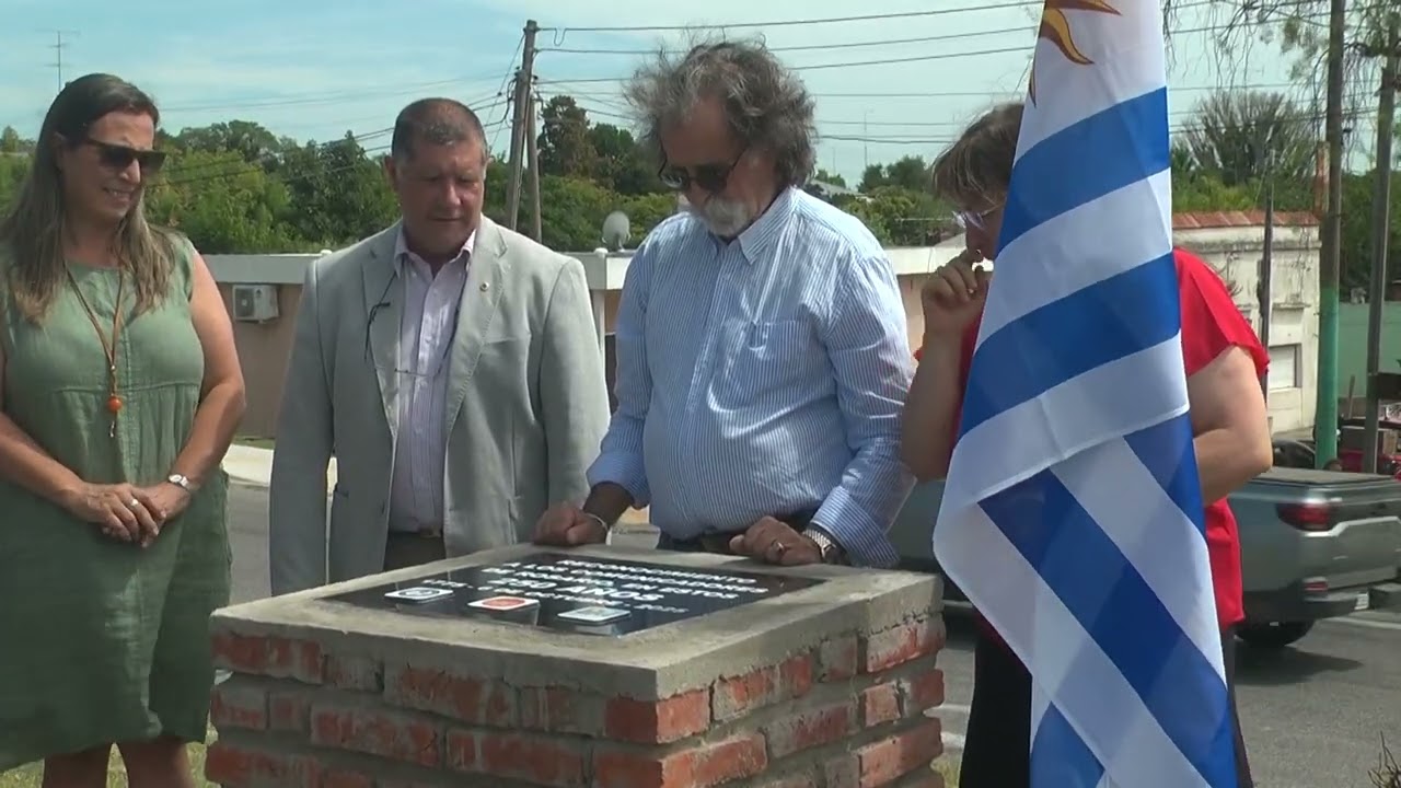 Se descubrió placa en homenaje a los Comunicadores de Rosario | Leonardo Brum