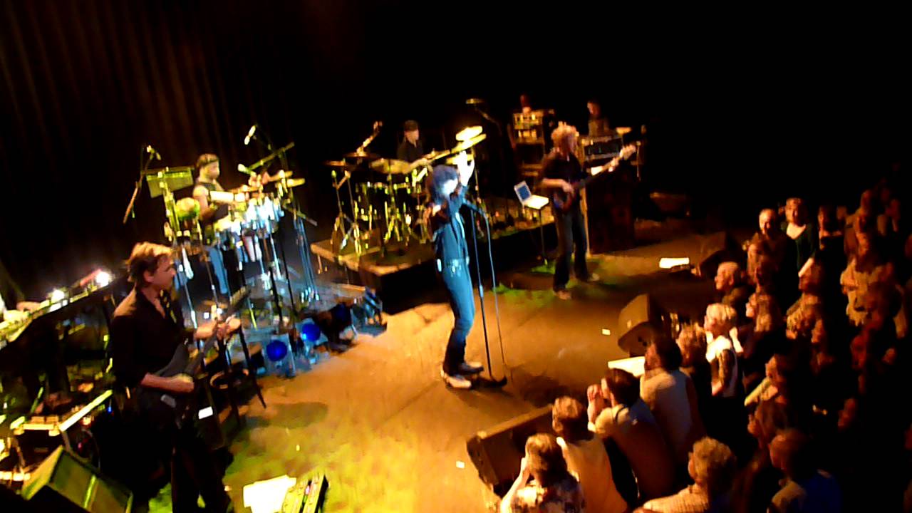 Gino Vannelli - Venus Envy