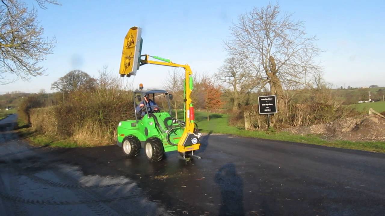 Avant Loader with Marolin Hedgetrimmer - Deeleys