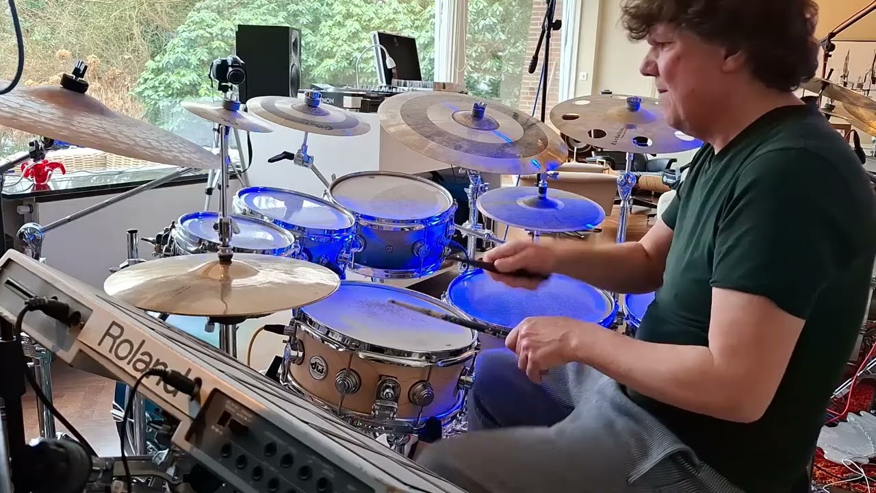 Drumming along the funky fusion in 'Matinee idol' by The Yellowjackets