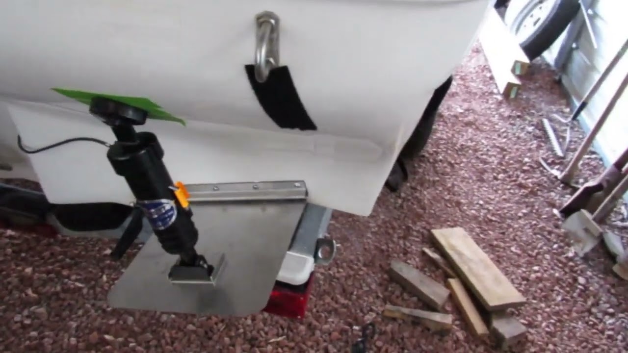 Bennett Self Leveling Trim Tab Install on a 99 Sea Ray 180