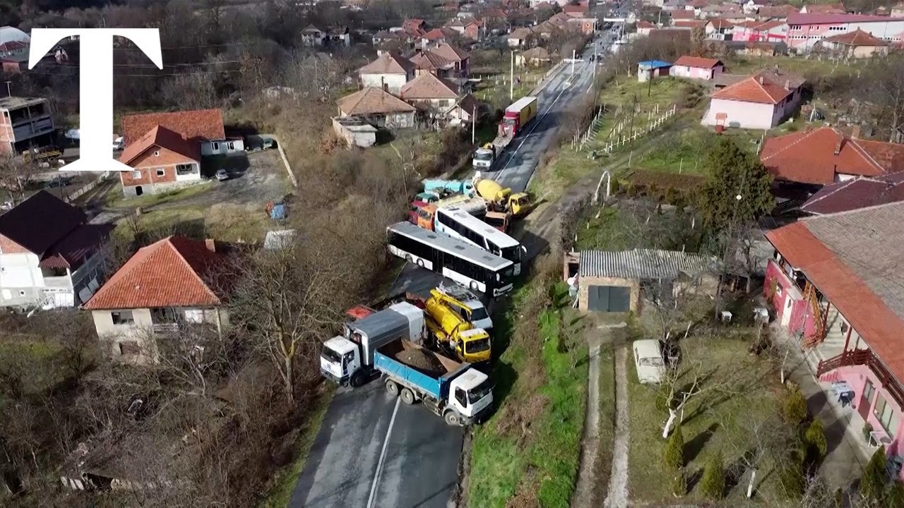 Kosovo closes biggest border crossing after Serbians block roads