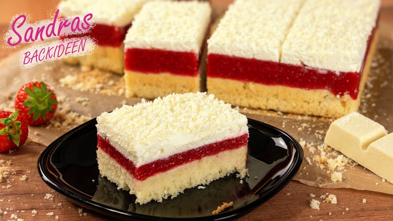 Frau Holle Kuchen 🍓 Saftiger Erdbeer-Blechkuchen mit weißer Schokolade