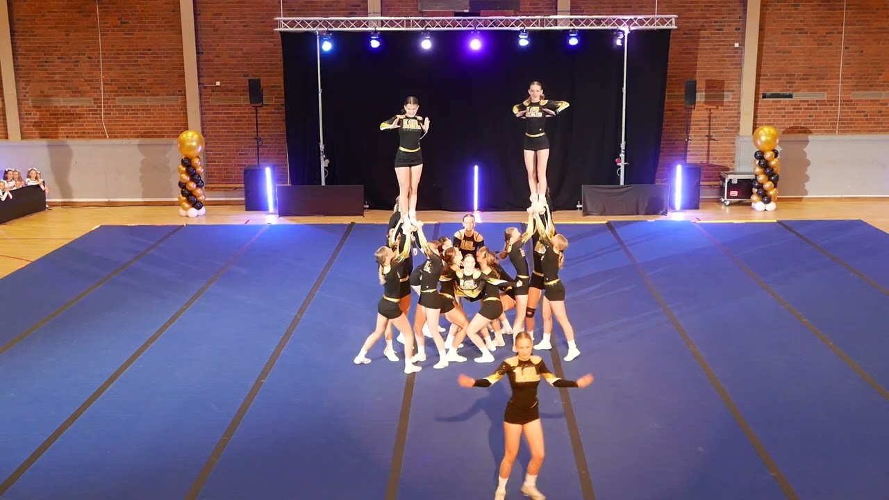 SWC2024 Linköping Cheerleading Lightnings Flash