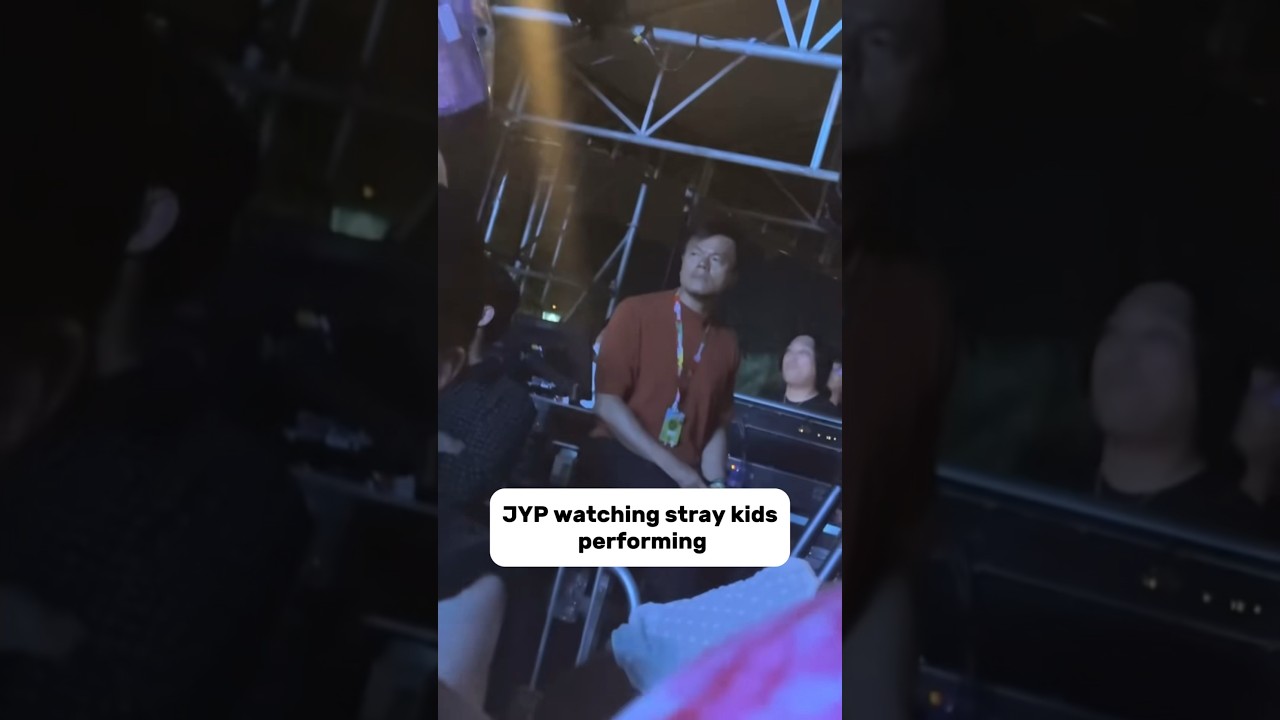 JYP watching STRAY KIDS performing 😭😭 