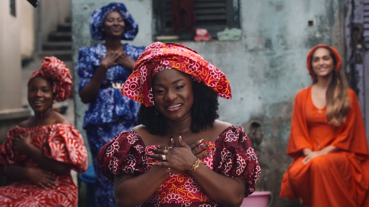 Marina Kouassi - Papa est là ( clip officiel)