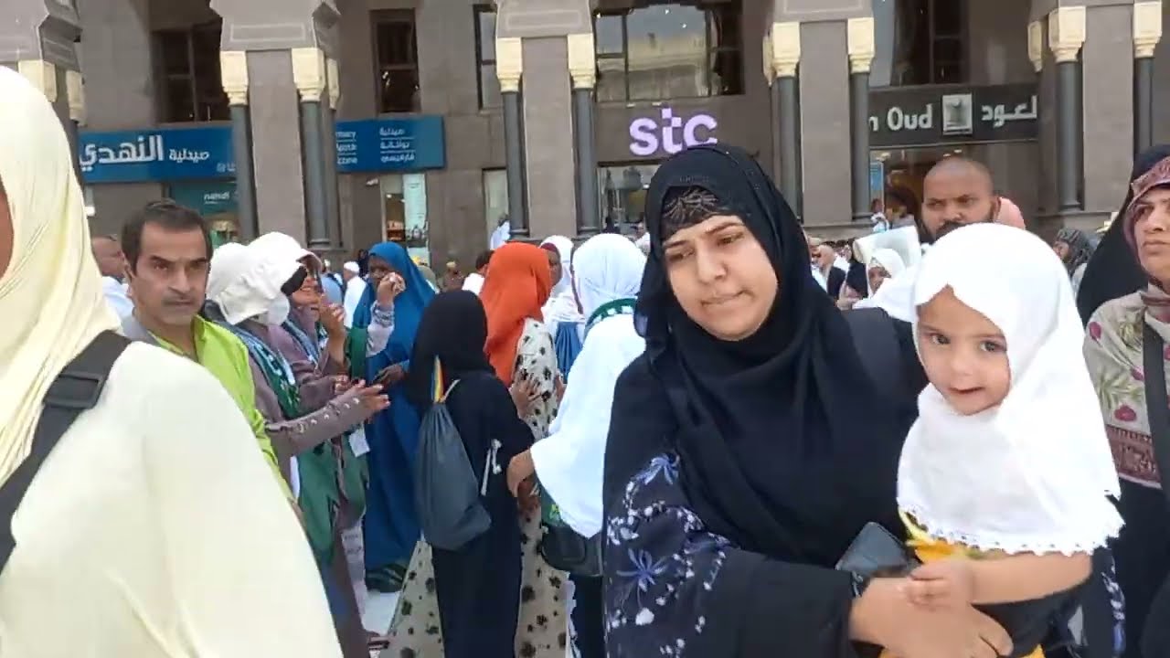 Pilgrimage to Mecca. Performing 