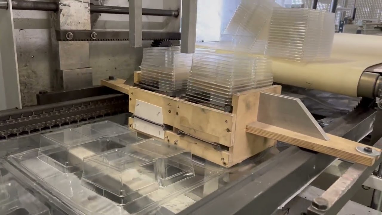 Illig RD53 Thermoforming - Automatic Roll-Fed Machine
