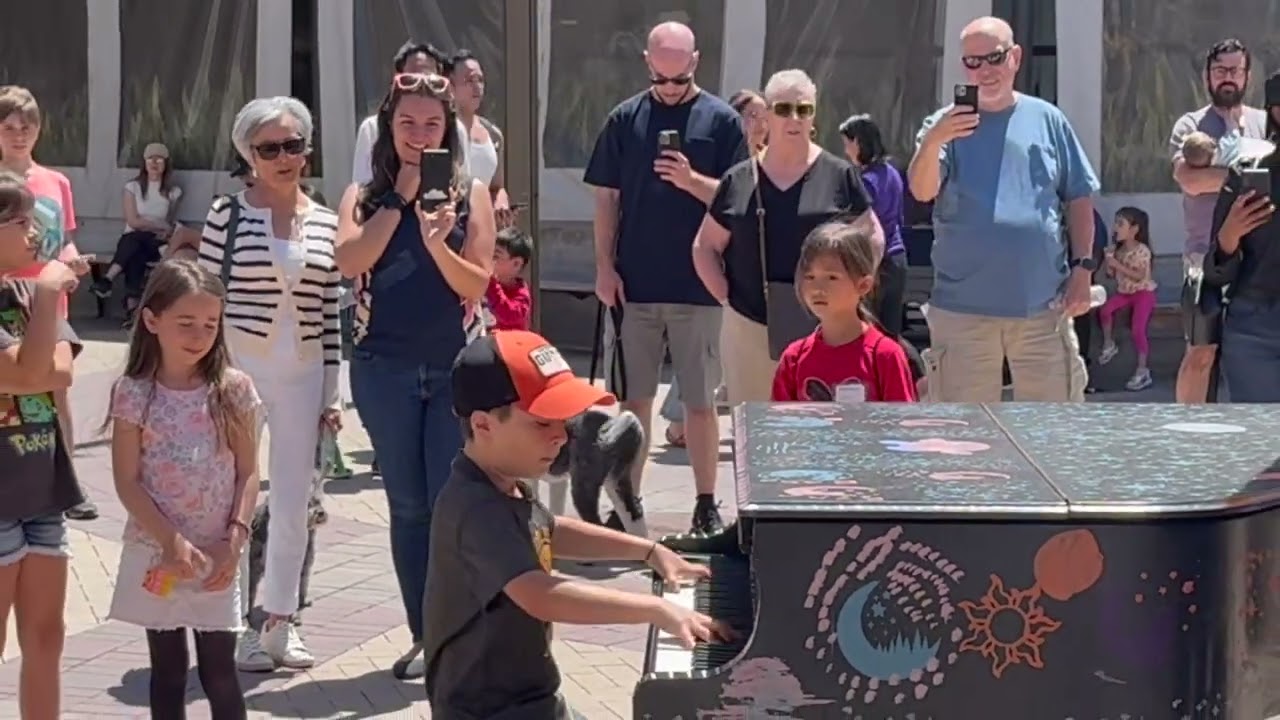 Unbelievable 9-Year-Old Plays Moonlight Sonata (3rd Movement) on a Public Piano !!!