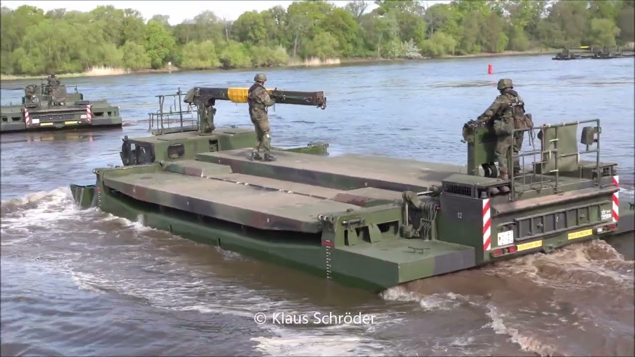 Kampf um Gewässer- Amphibie M3 Fahrt in die Elbe- Wettiner Schwert 2023