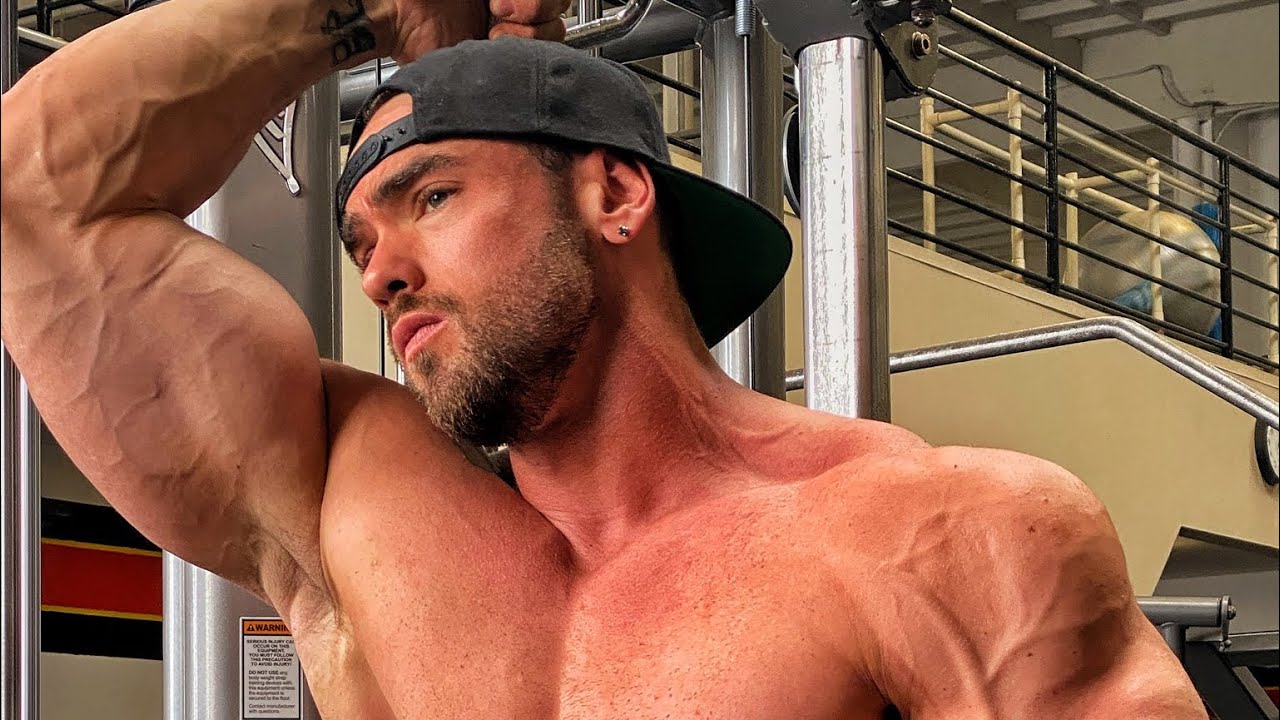 ARMS DAY AT GOLD’S GYM VENICE WITH MIKE AT 3,5weeks out !!