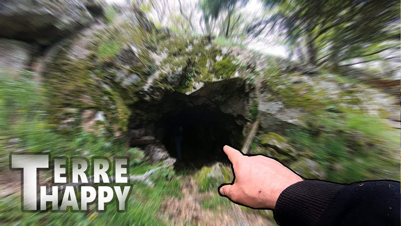Cette GROTTE n'est pas NATURELLE  !  Terre Happy