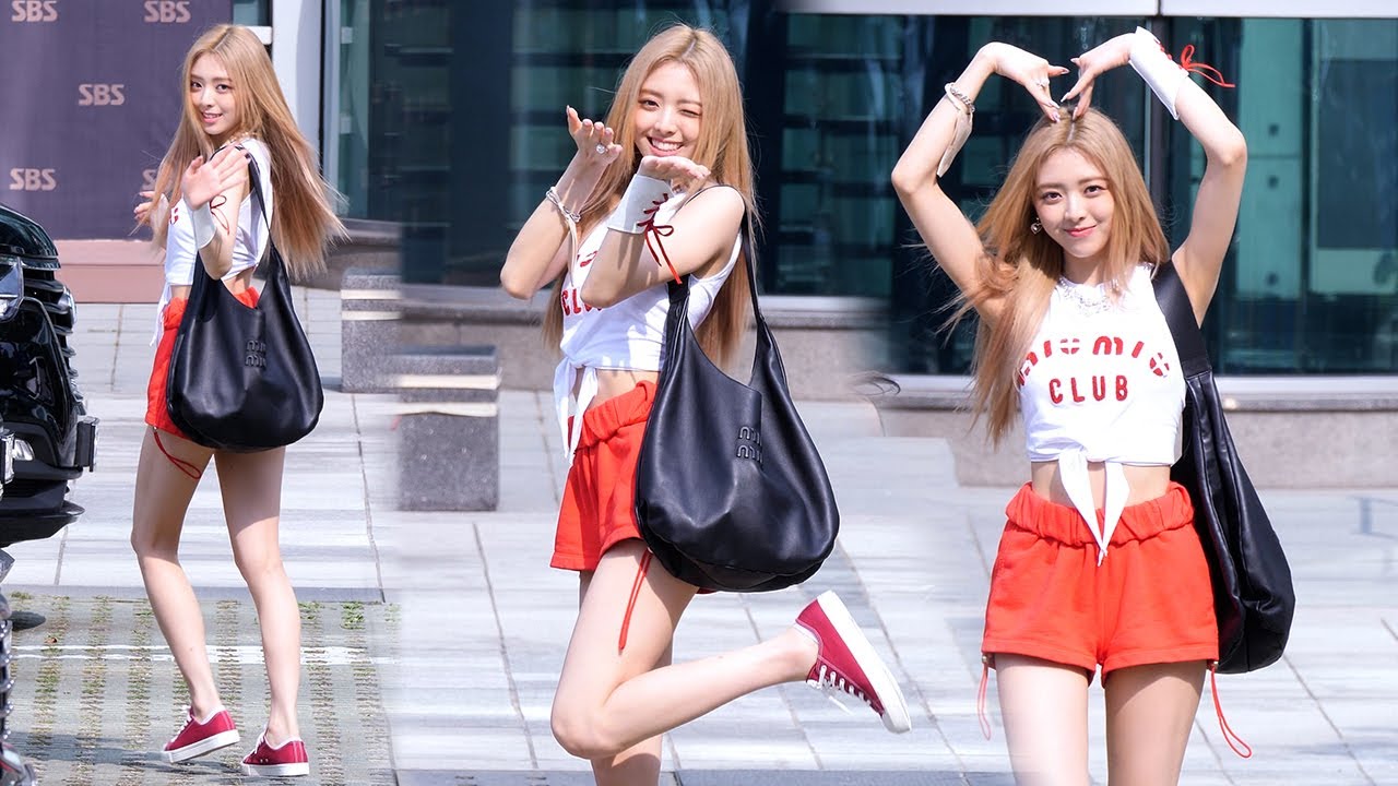팬들을 발견한 있지 유나 직캠 (ITZY YUNA) @ 컬투쇼 퇴근길｜220728｜Spinel