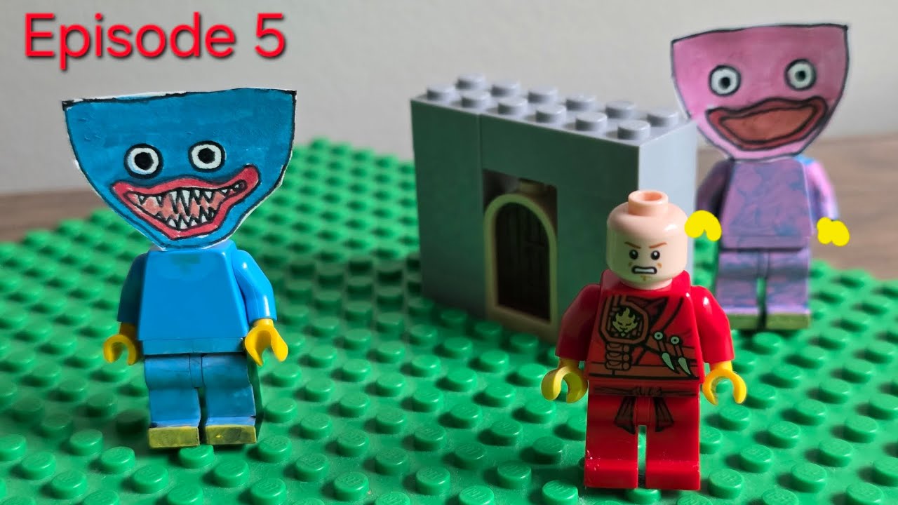Huggy wuggy is chasing me at the factory playtime Episode 5 Lego Poppy playtime 