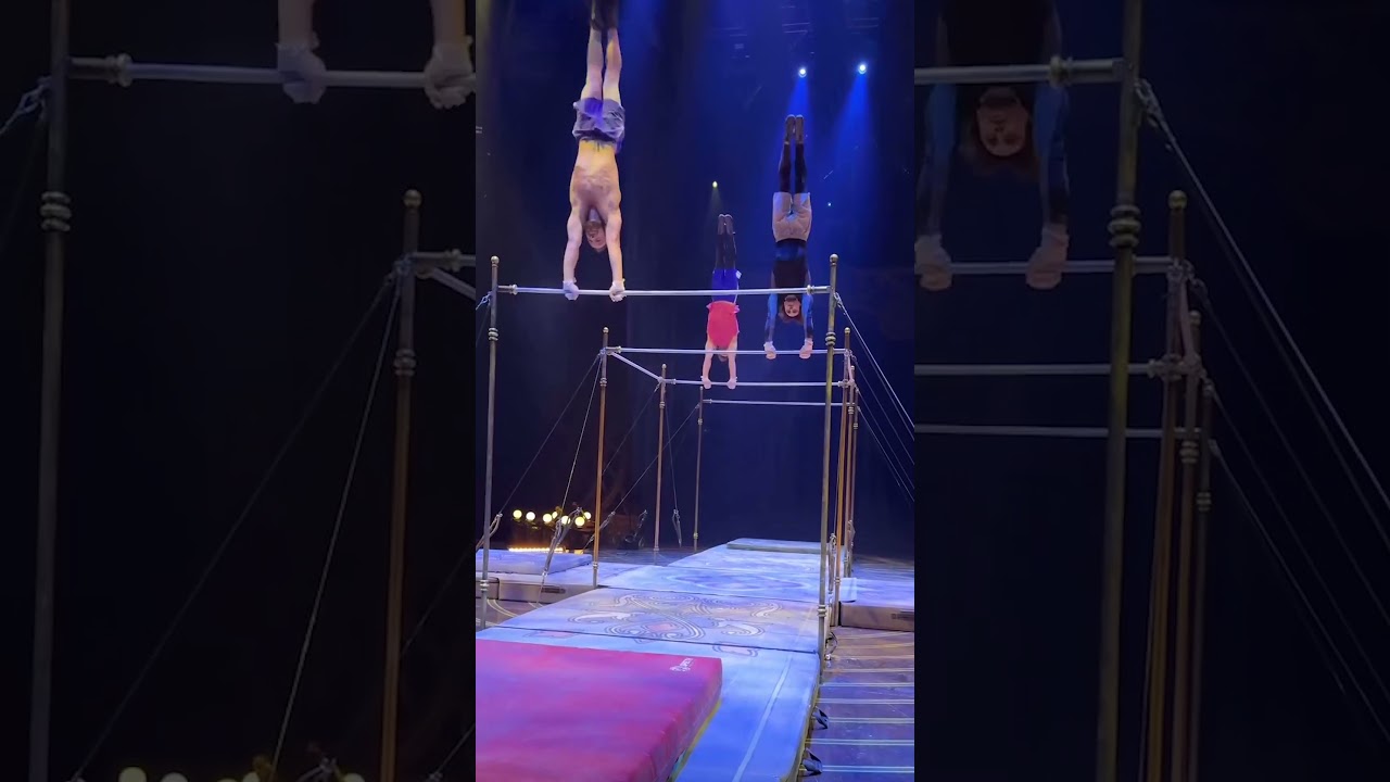 The synchronization is crazy!!! 🔥🔥 #Corteo | Cirque du Soleil