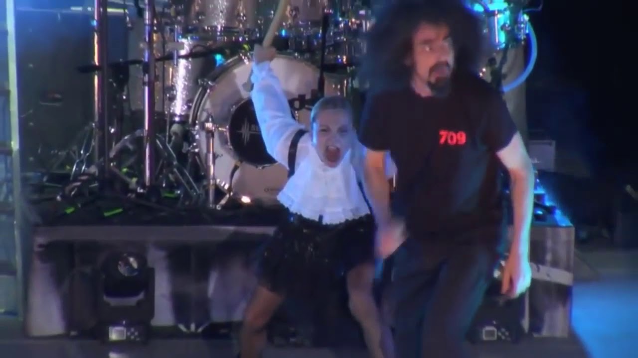CAPAREZZA La mia parte intollerante - Live 2018