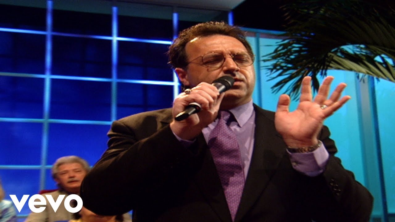 Bill & Gloria Gaither - Something Within [Live] ft. Stephen Hill