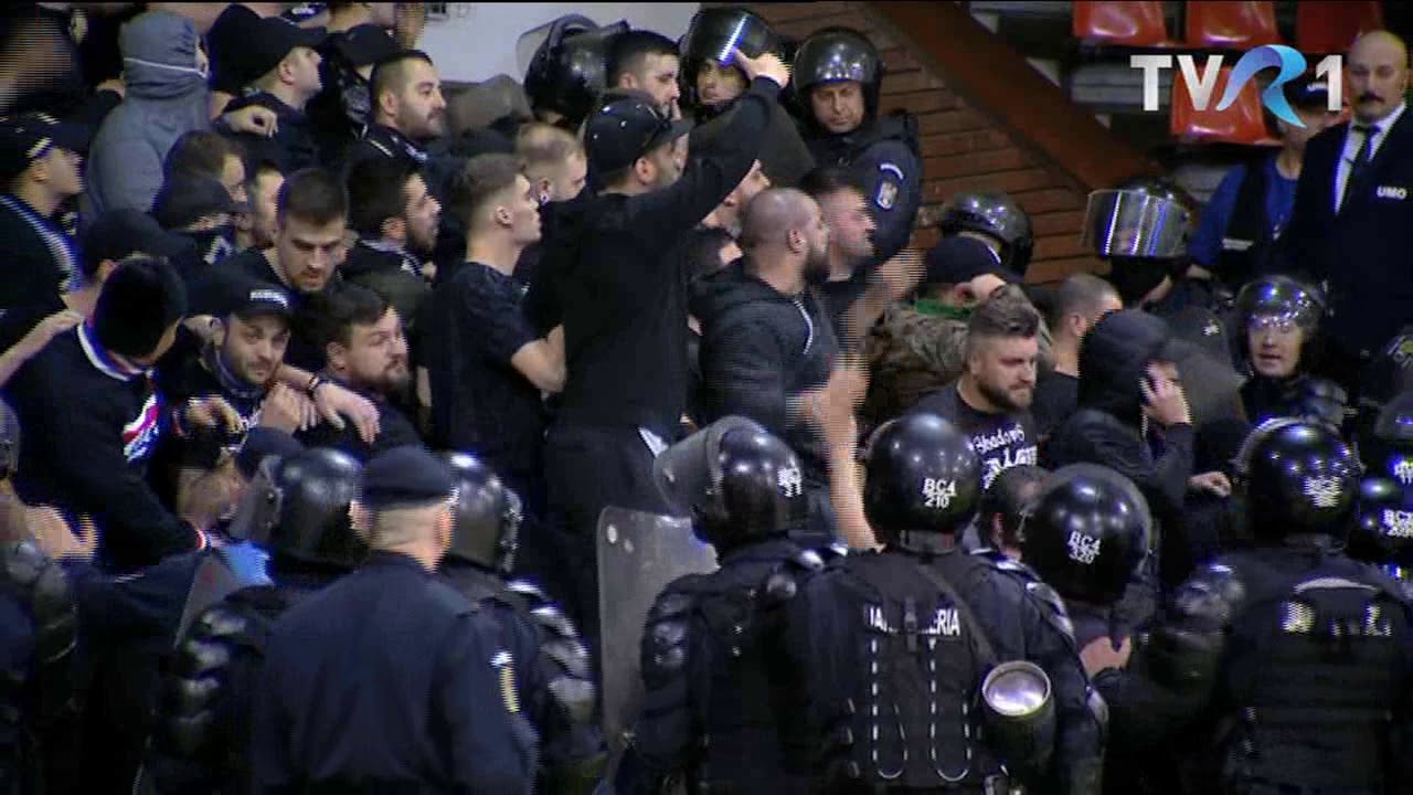 Handbal masculin, Steaua - Dinamo incidente la Focsani