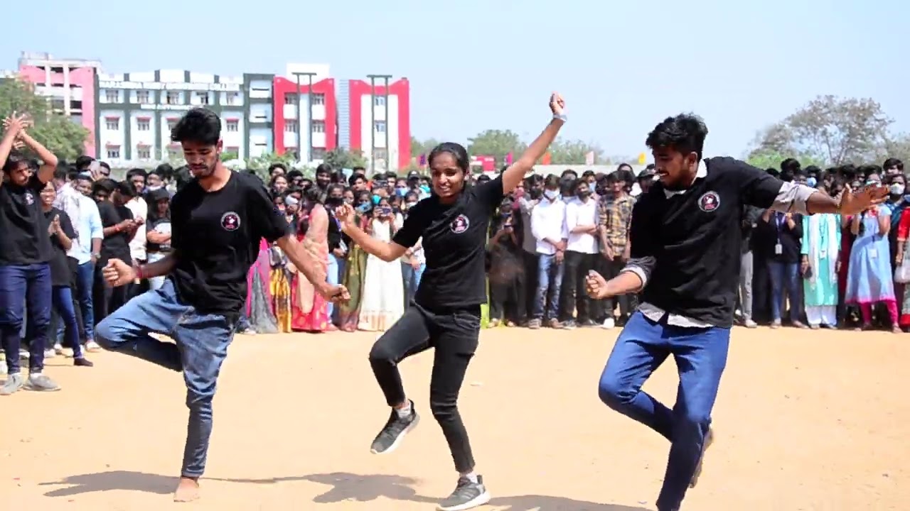 MECHANICAL FLASHMOB IN MRCET #mrcet #mechanical  #2k22  #yantrotsav2k22 #flashmob