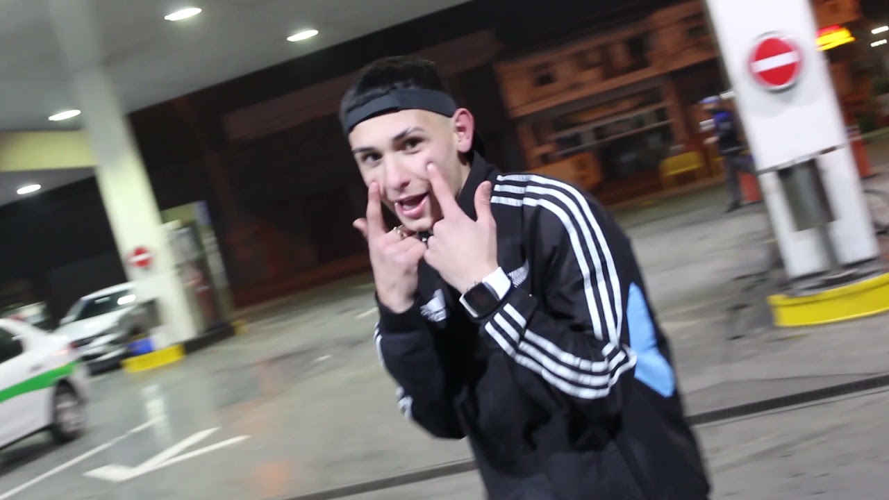 E 'VUELTO,  FRAN  (KIWIDPROD) (SHOT BY(STUCKPRODUCCIONES