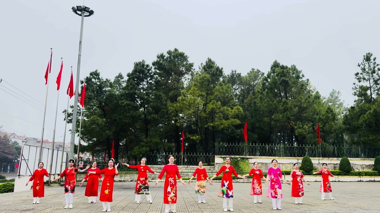 Nhảy : Tình đắm say - Do CLB Hoa Ban Phường Tam Điệp T Ninh Bình thực hiện 