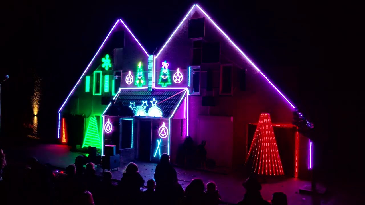 Snollebollekes - Beuk de ballen uit de boom kerstlichtshow Chaam 2022