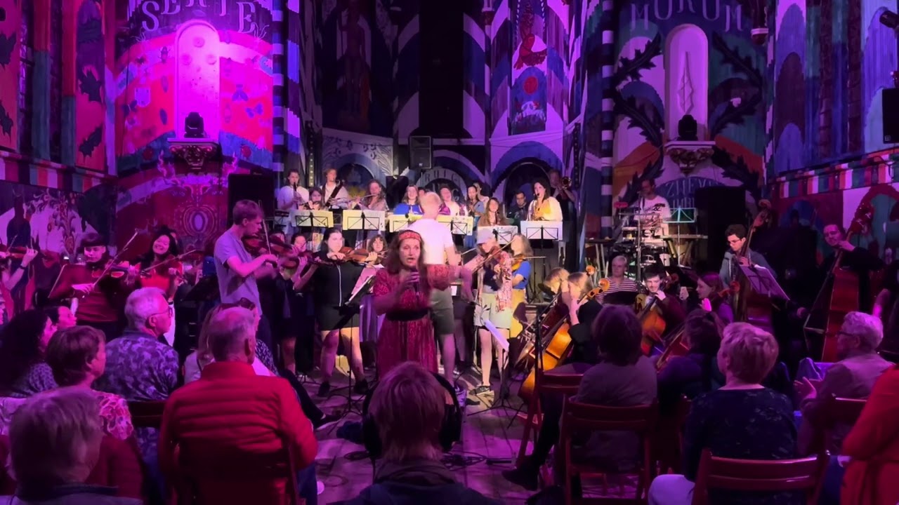 Here You Come Again, and Again, and Again - Ricciotti Ensemble met Lana Wolf.