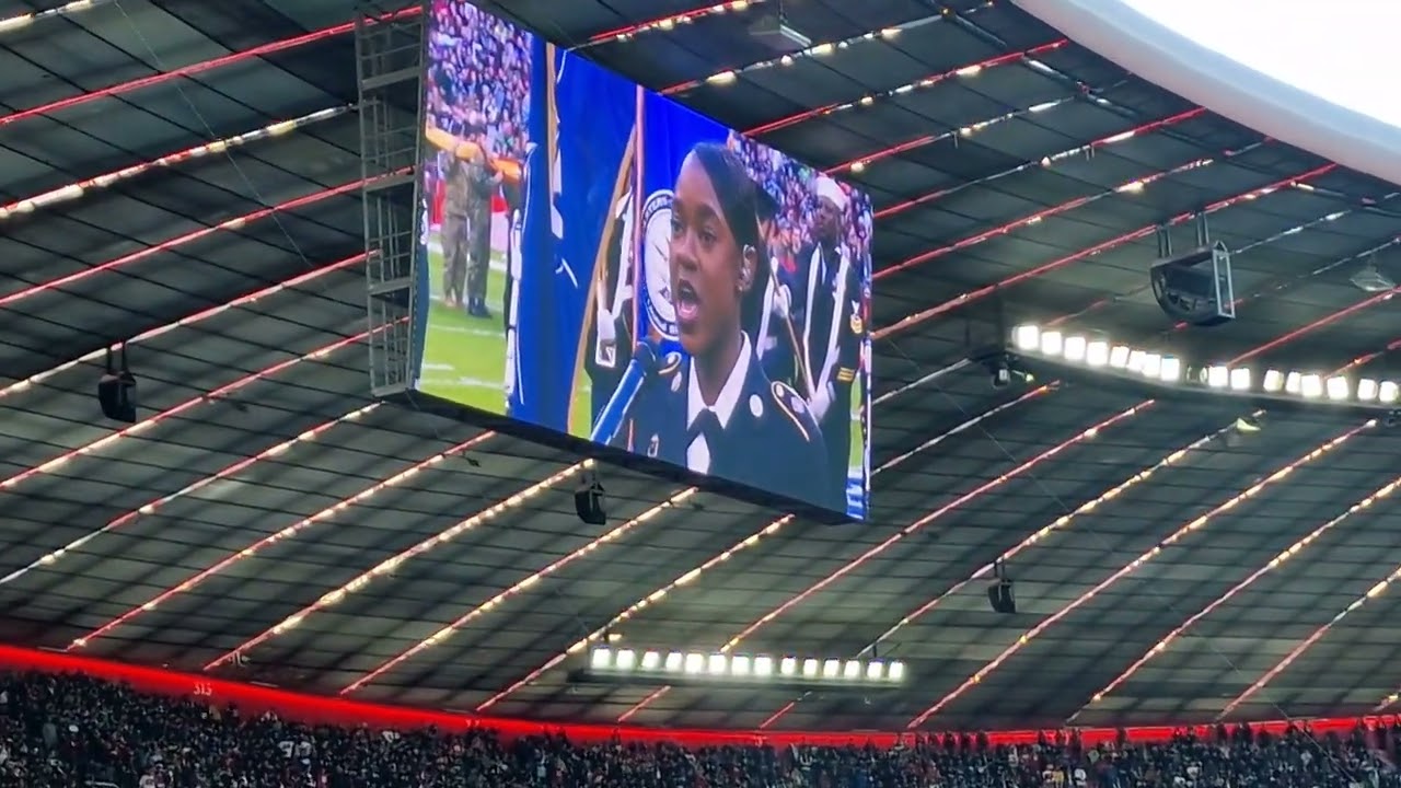 National anthems USA & Germany NFL Munich 2022