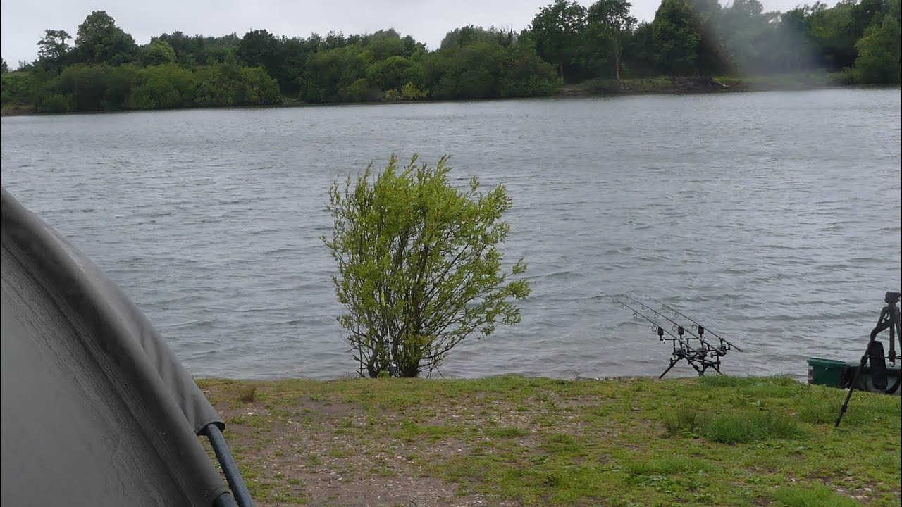 Je pêche la carpe seul pendant 48 h en gravière ~ deux jours pour attraper une grosse carpe !
