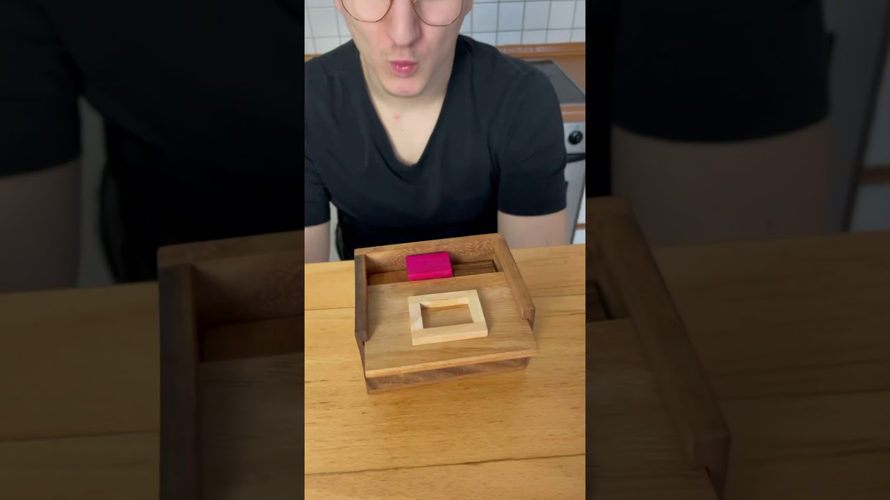 Füge den roten Stein in die Box ein & du bekommst 100€😳