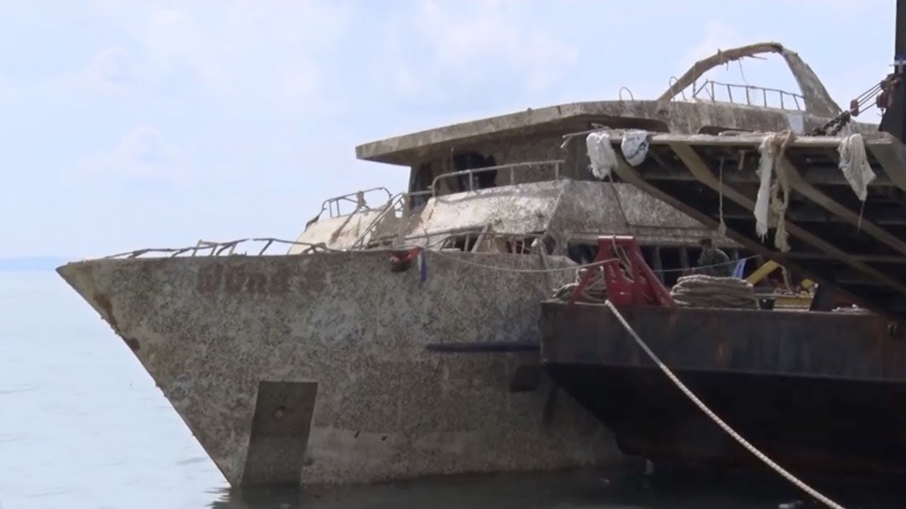 Pleasure boat under police guard; 47 Chinese tourists died when it sunk in July