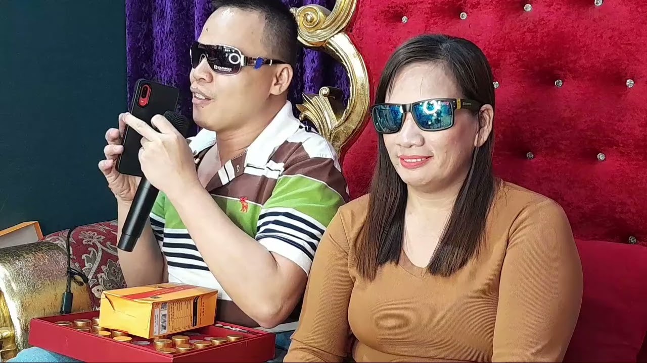 Это потрясающе! Тхань и Ким Нган поют невероятно хорошо.