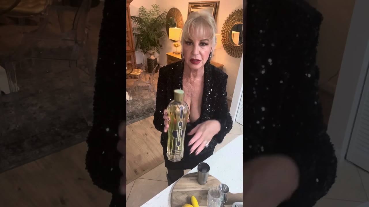 Happy 2024 from Anneke Van Bure! 🎇