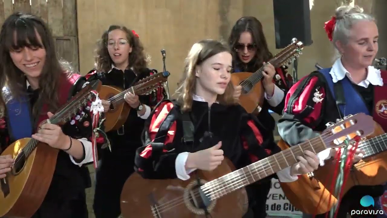 Singing in the Grand House of Dúrcal, Spain